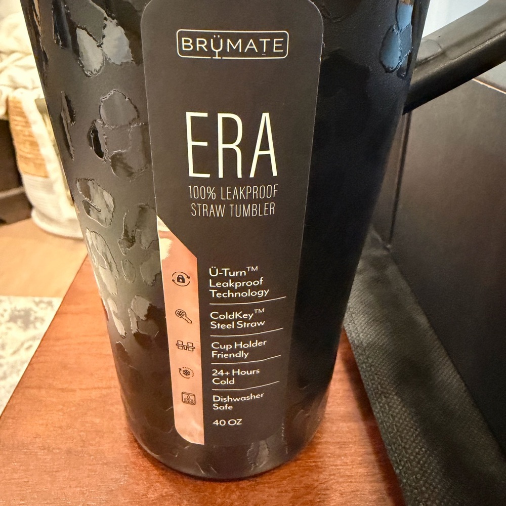 ERA 40 oz tumbler with handle and straw new - Picture 9 of 10
